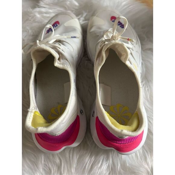 Nike Free RN 5.0 Laser Fuschia CI1289-100 Womens Size 11 - Picture 3 of 7